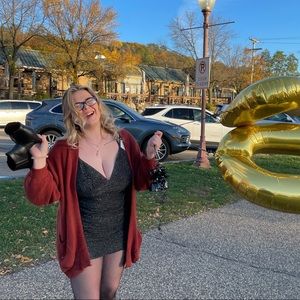 Meet your Posher, Hailey